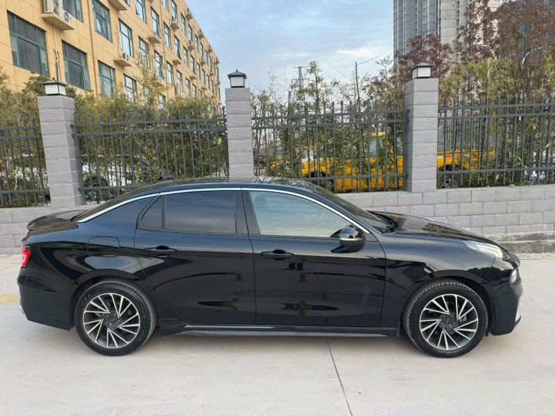 平顶山22年领克032