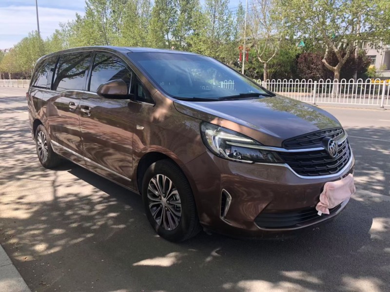 青岛20年别克GL82