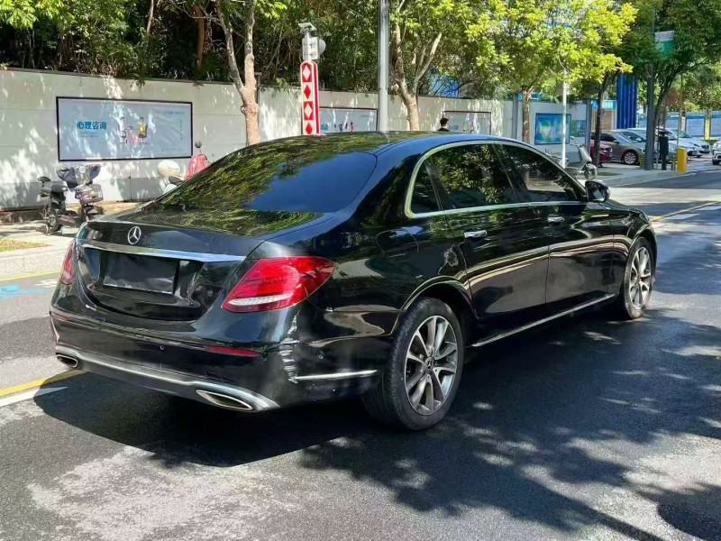 深圳17年奔驰E8