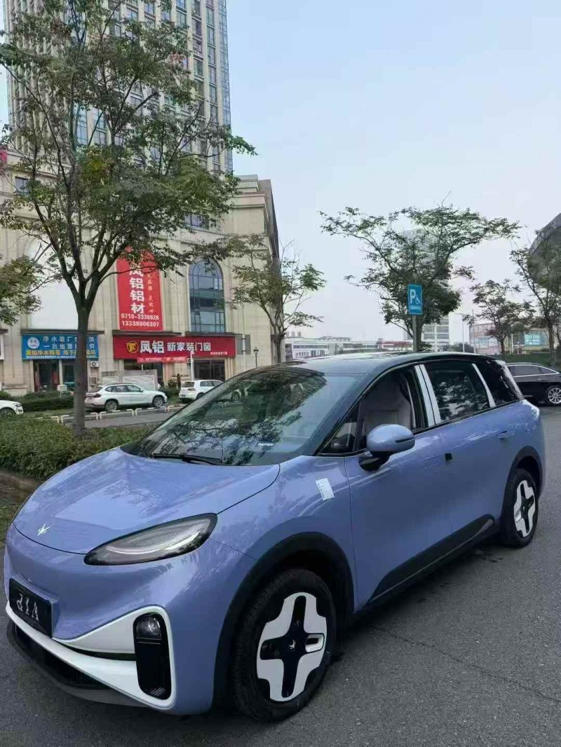 襄阳25年极狐汽车考拉2