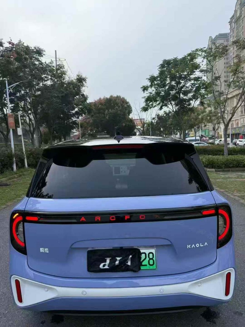 襄阳25年极狐汽车考拉5