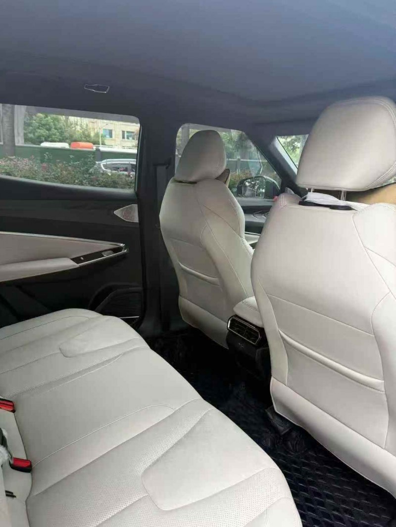 襄阳24年吉利博越3