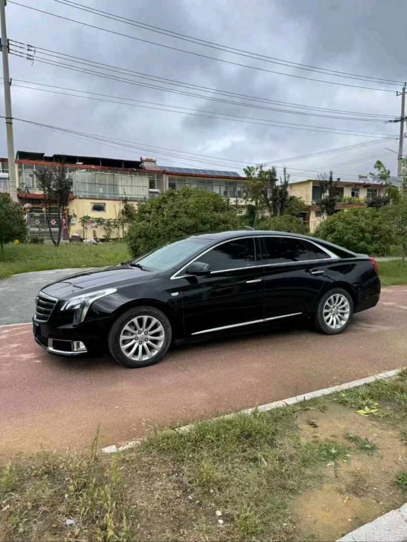 枣庄17年凯迪拉克XTS3