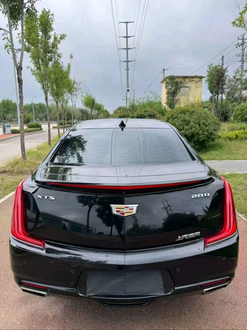 枣庄17年凯迪拉克XTS5