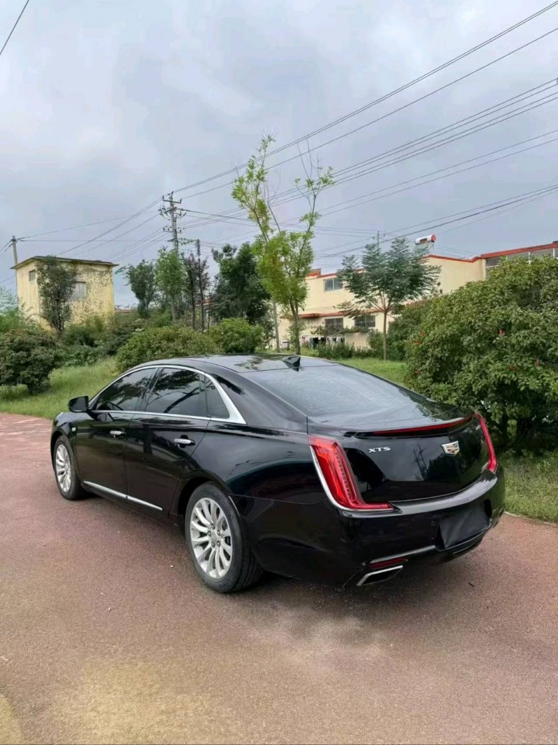 枣庄17年凯迪拉克XTS6