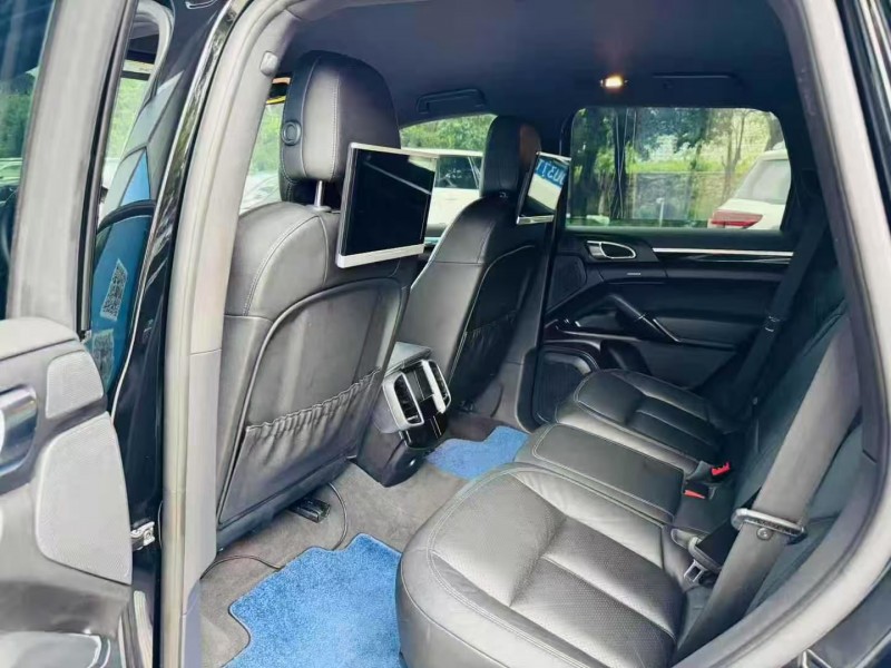 深圳16年保时捷卡宴6