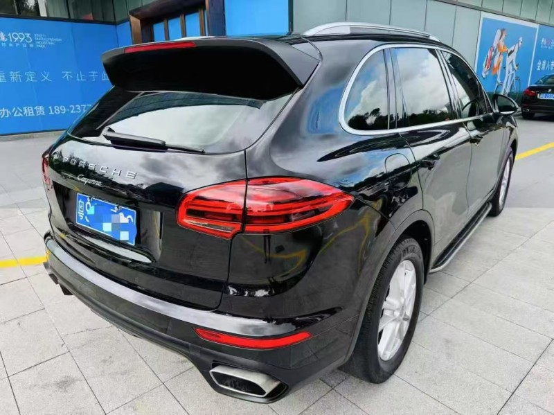 深圳16年保时捷卡宴9