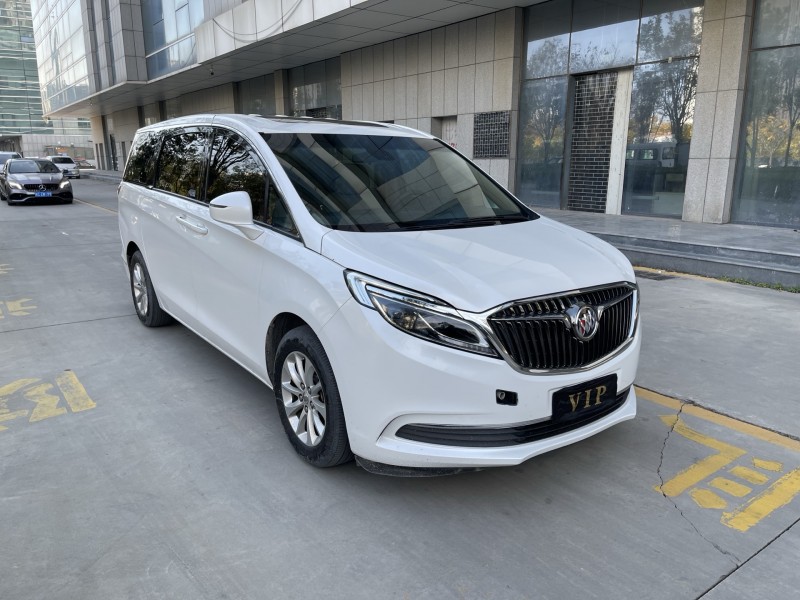 济宁17年别克GL82