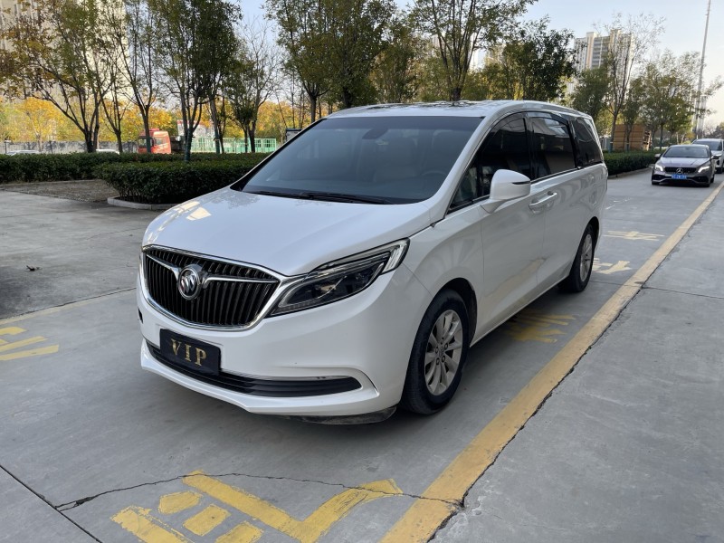 济宁17年别克GL83