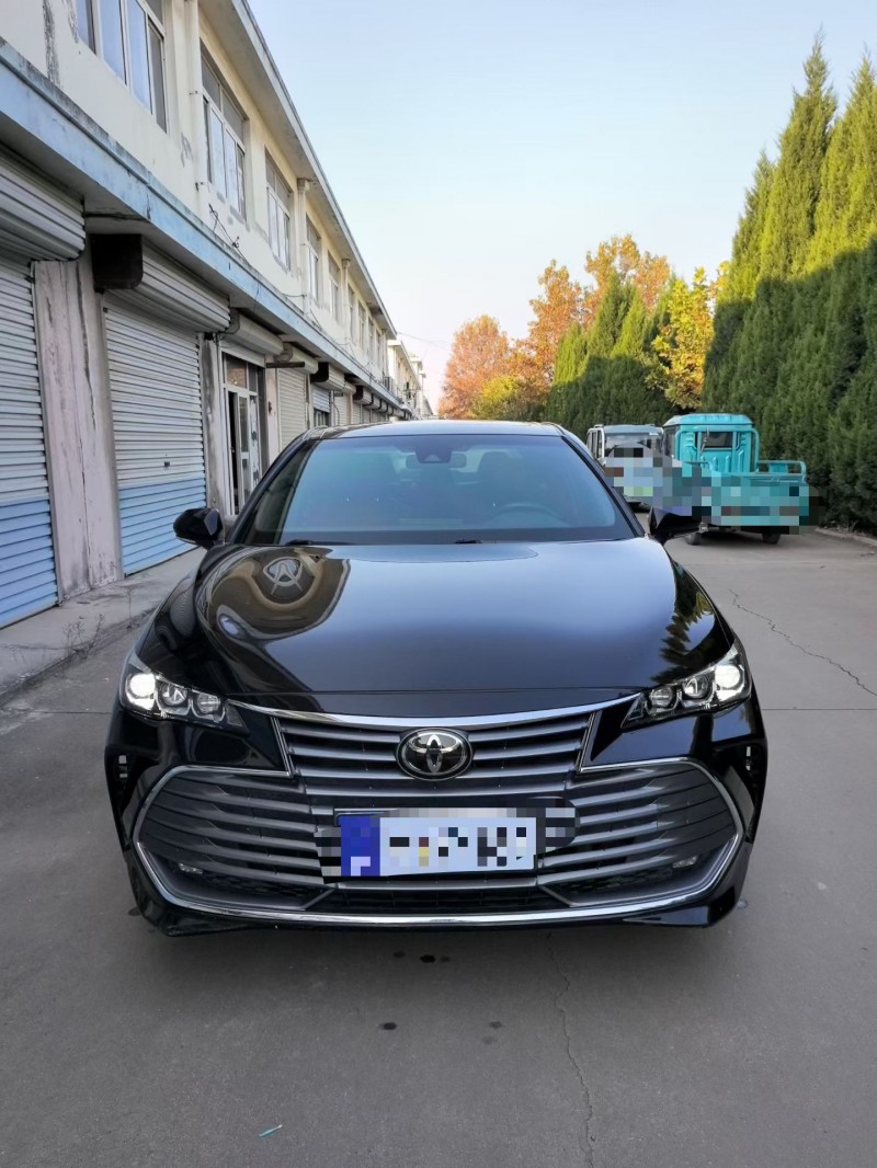 青岛22年丰田亚洲龙1