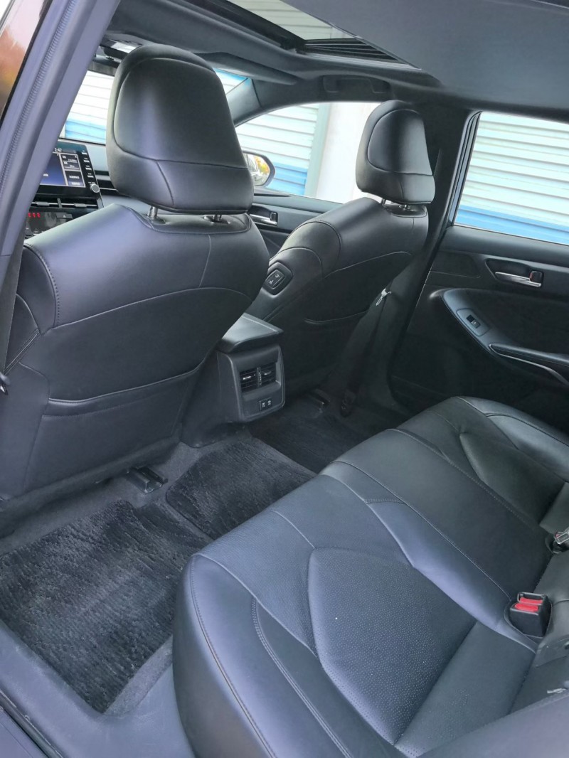 青岛22年丰田亚洲龙6