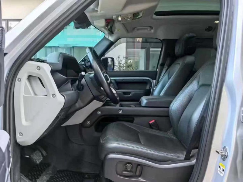 深圳23年路虎卫士4