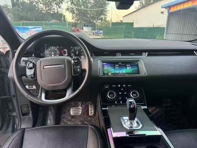 济宁20年路虎极光3