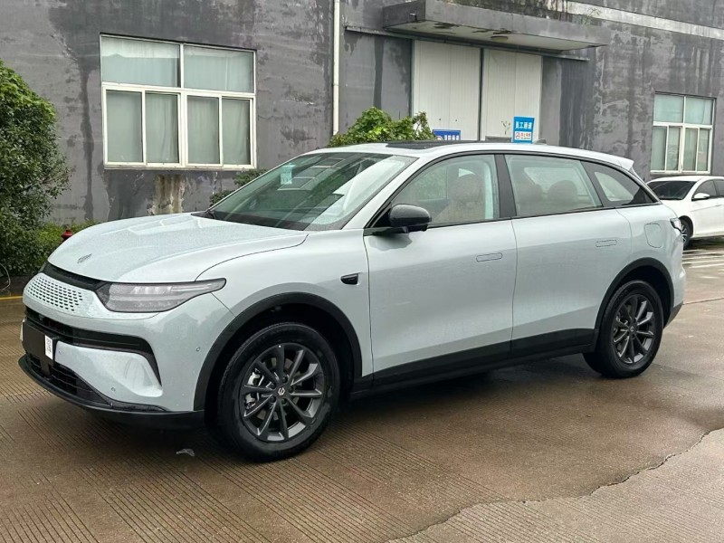 宿迁25年零跑汽车C113