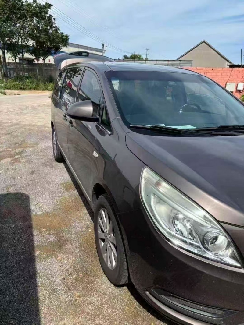 济宁17年别克GL82