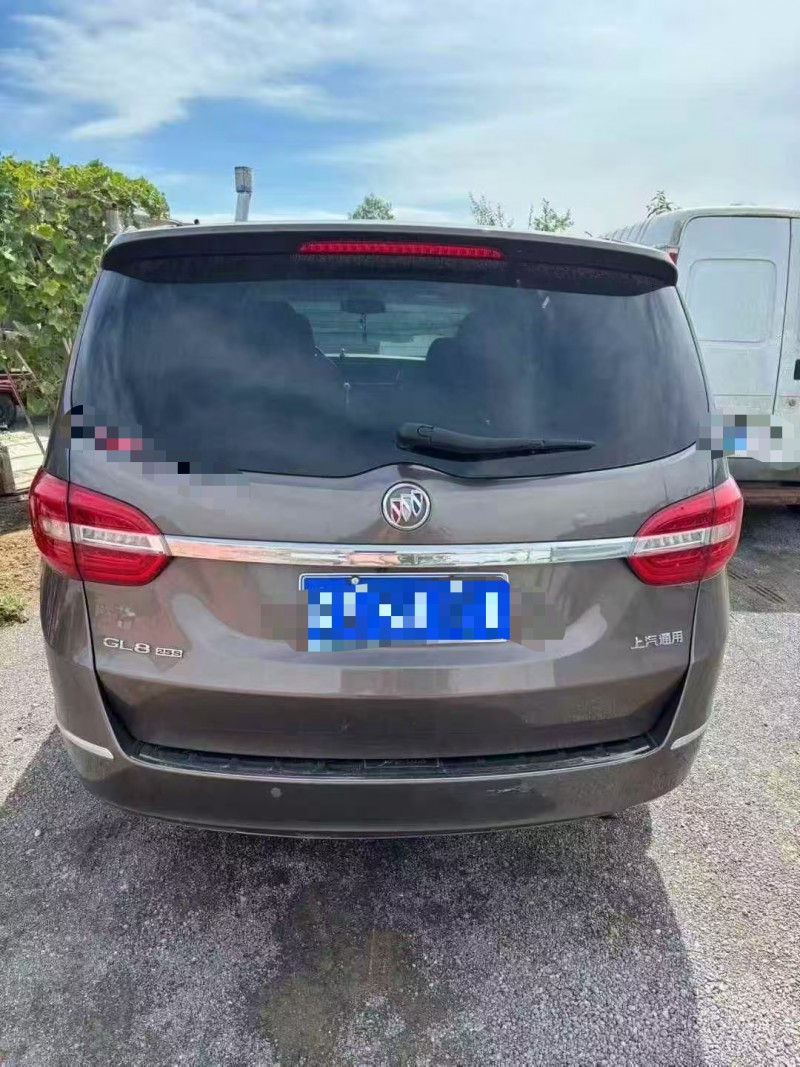 济宁17年别克GL87