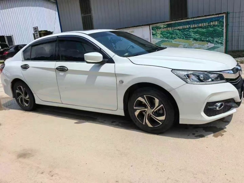 六盘水17年本田雅阁2