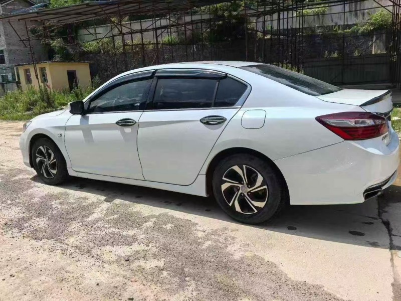 六盘水17年本田雅阁7