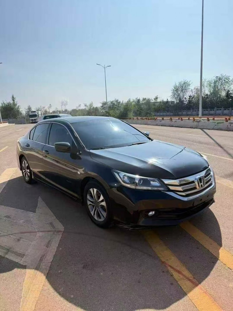 兰州14年本田雅阁2