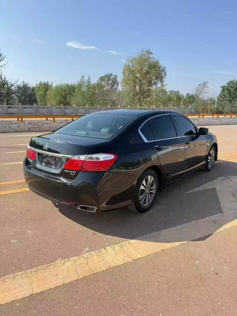 兰州14年本田雅阁9