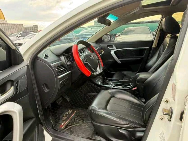 东莞17年吉利帝豪3