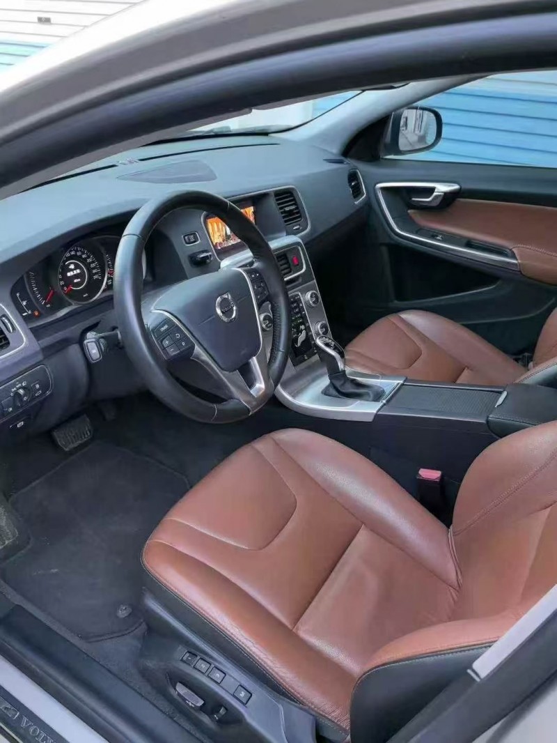 泰安18年沃尔沃S60L4