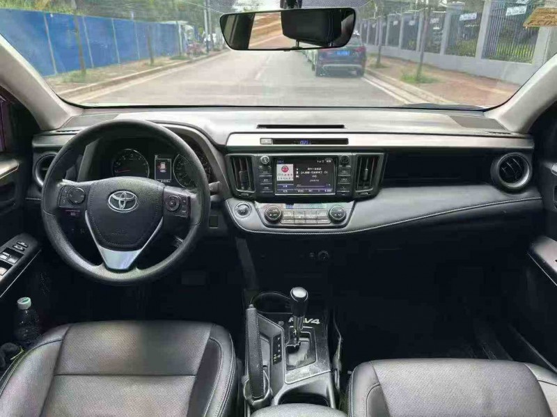 南宁19年丰田RAV4荣放5