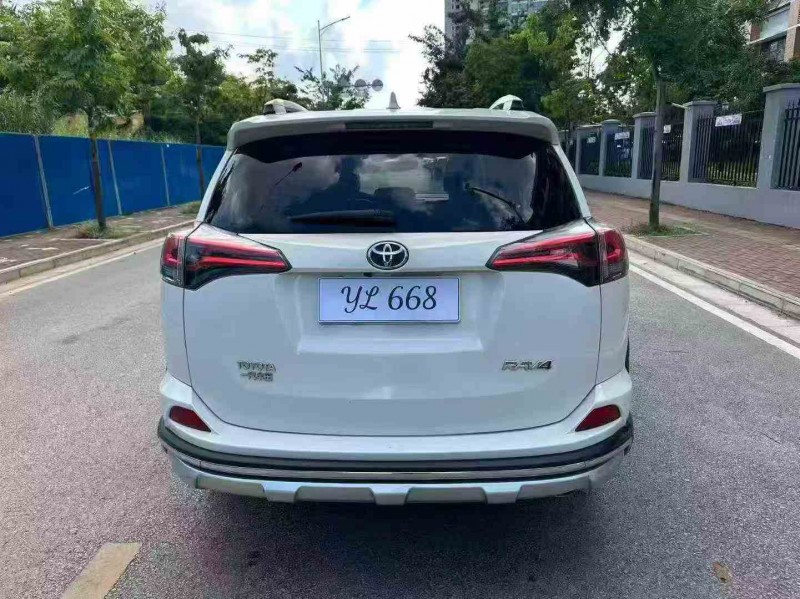 南宁19年丰田RAV4荣放9