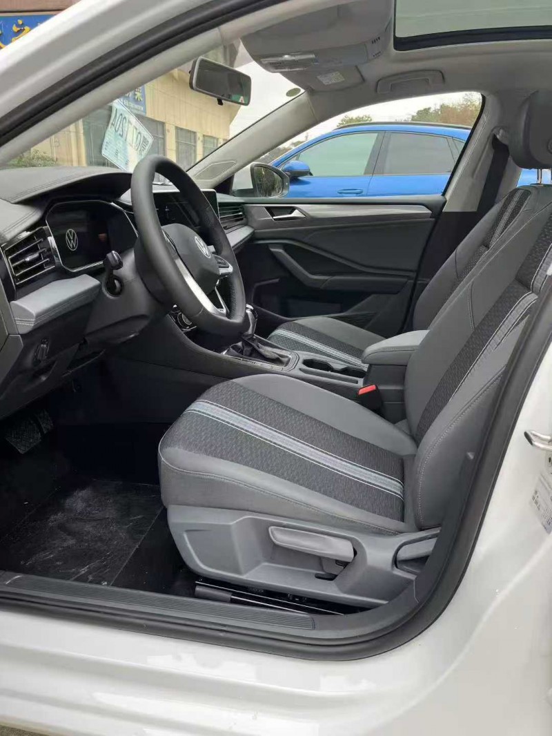 襄阳25年大众速腾5