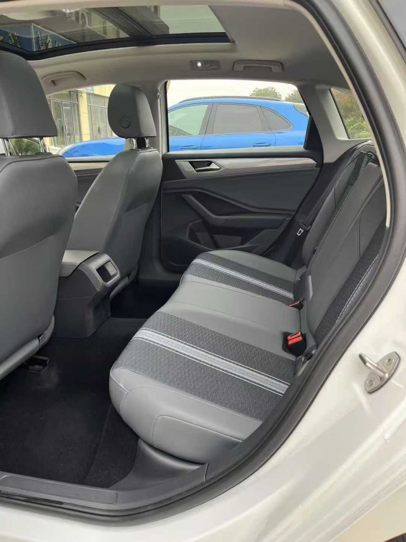 襄阳25年大众速腾8