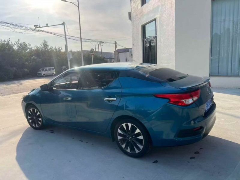 东营18年日产蓝鸟8