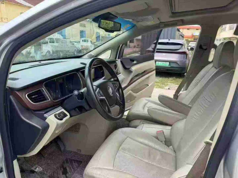 徐州17年别克GL84