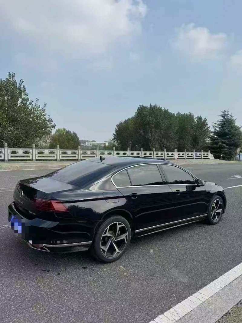 青岛23年大众迈腾8