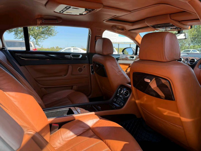 沈阳12年宾利飞驰3