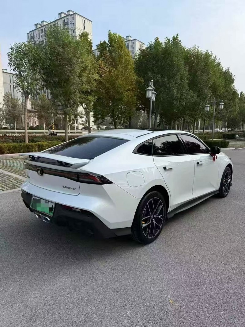 枣庄25年长安汽车UNI7