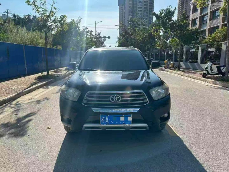 南宁12年丰田汉兰达1