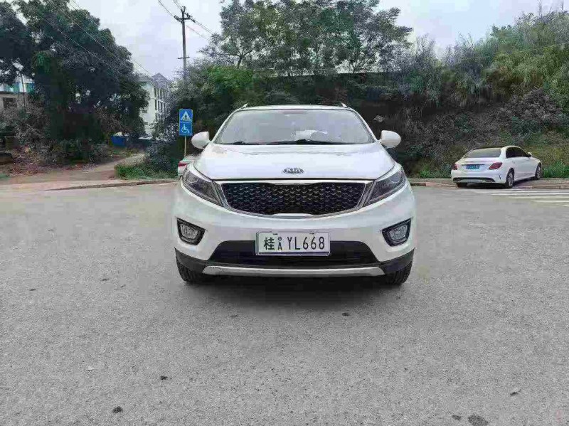 南宁17年起亚智跑1