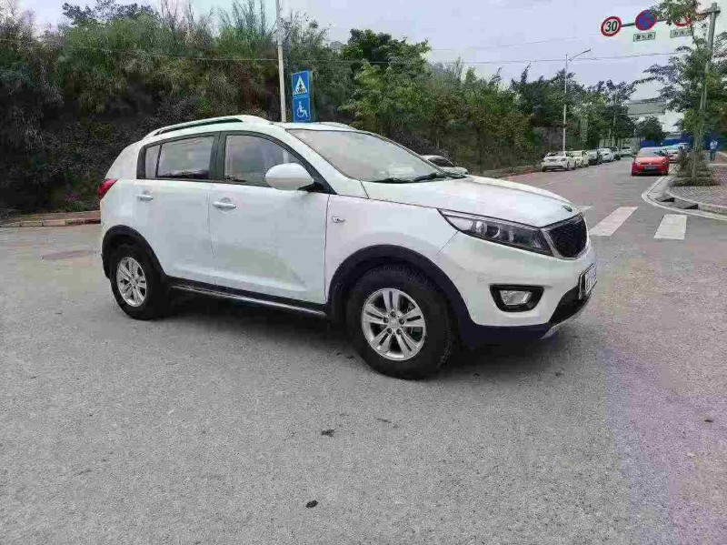 南宁17年起亚智跑3