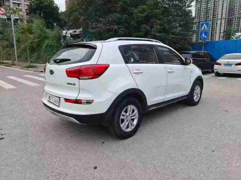 南宁17年起亚智跑7