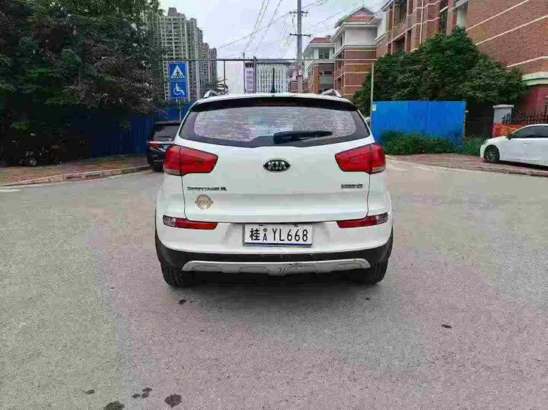 南宁17年起亚智跑9