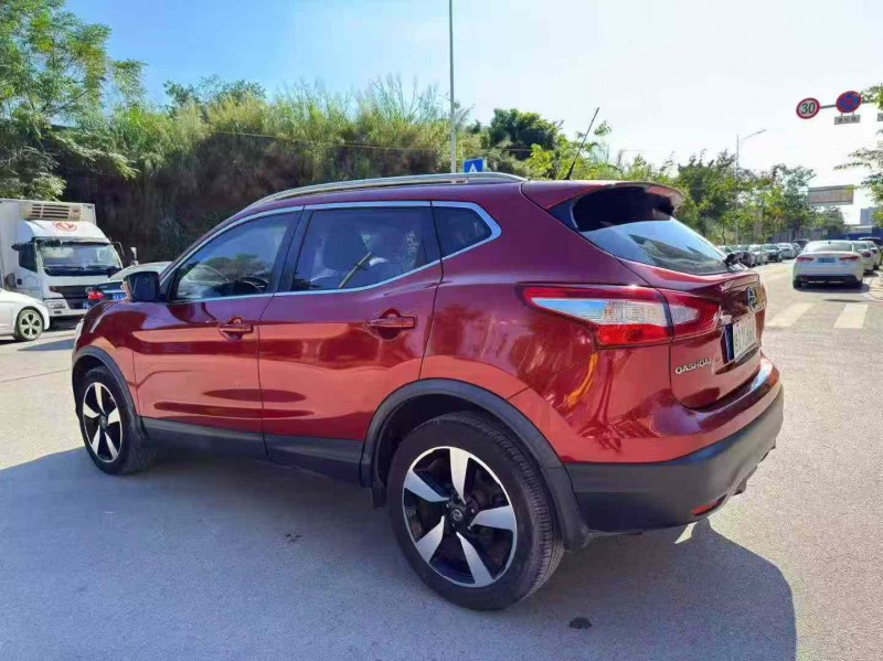 南宁16年日产逍客8