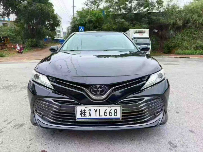 南宁18年丰田凯美瑞1