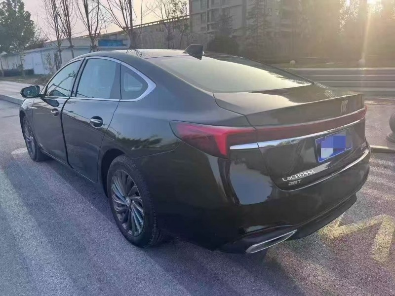 邢台25年别克君越6