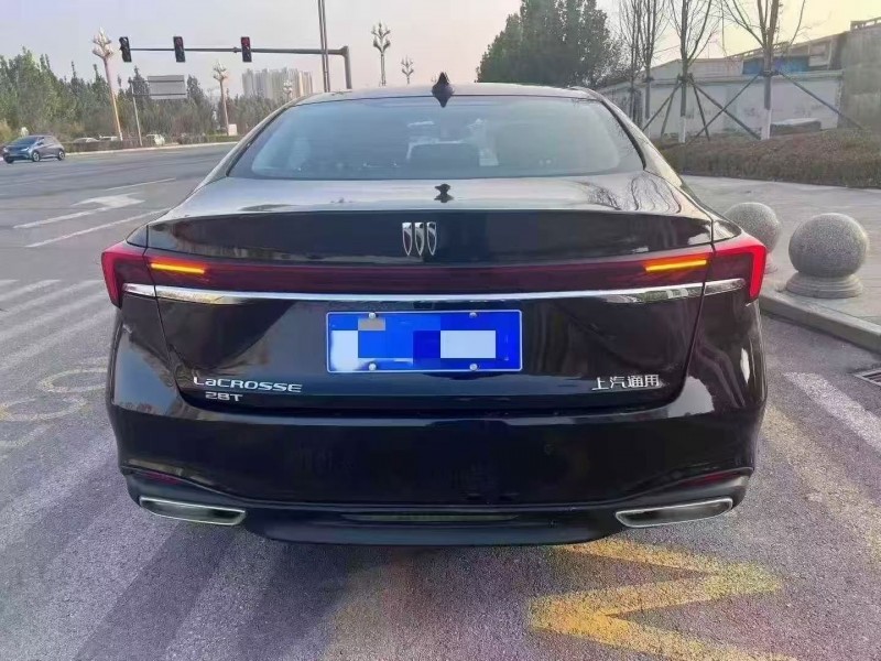 邢台25年别克君越8