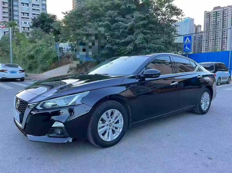 南宁22年日产天籁3