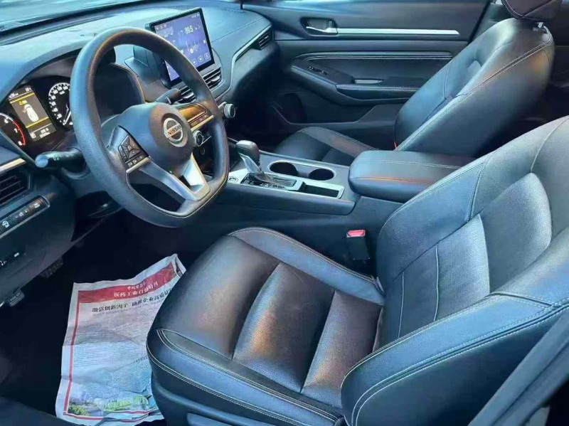 南宁22年日产天籁4