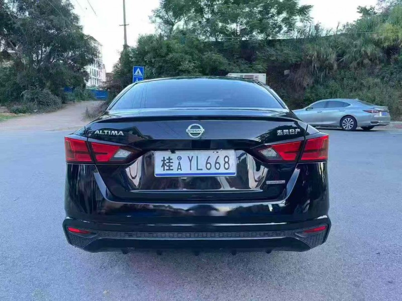 南宁22年日产天籁9