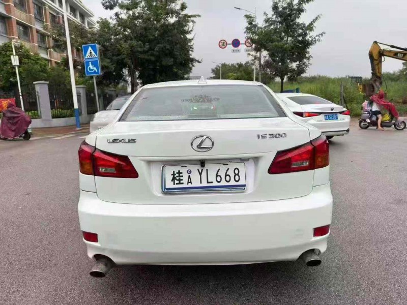 南宁07年雷克萨斯IS9