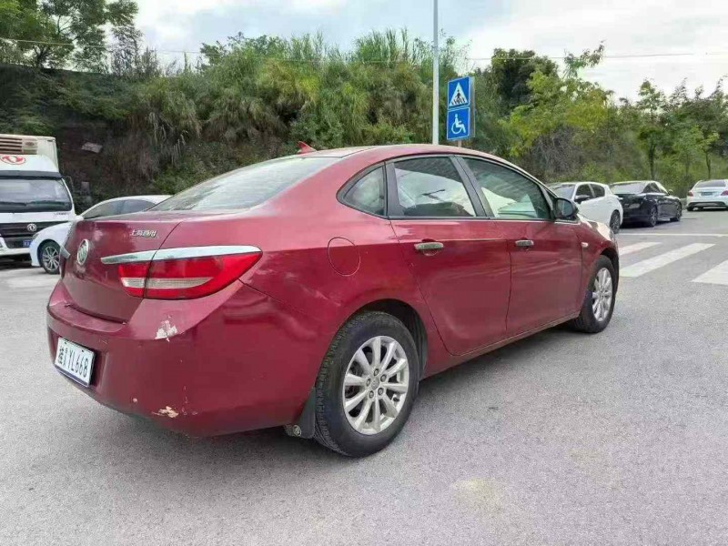 南宁11年别克英朗7