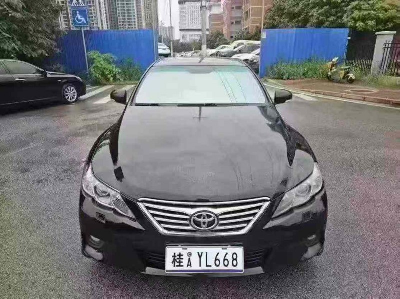 南宁11年丰田锐志1